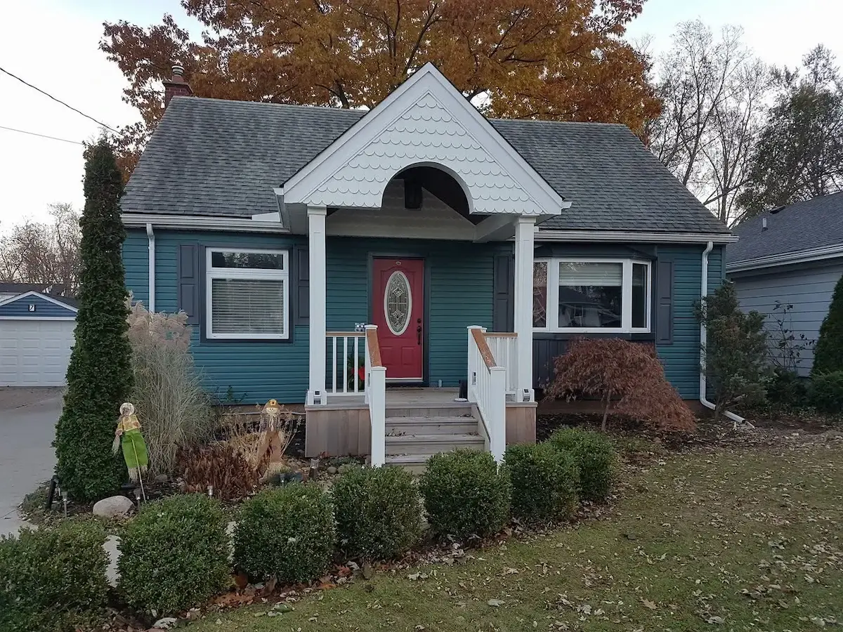 Blue horizontal siding installed by Great Northern Home Exteriors