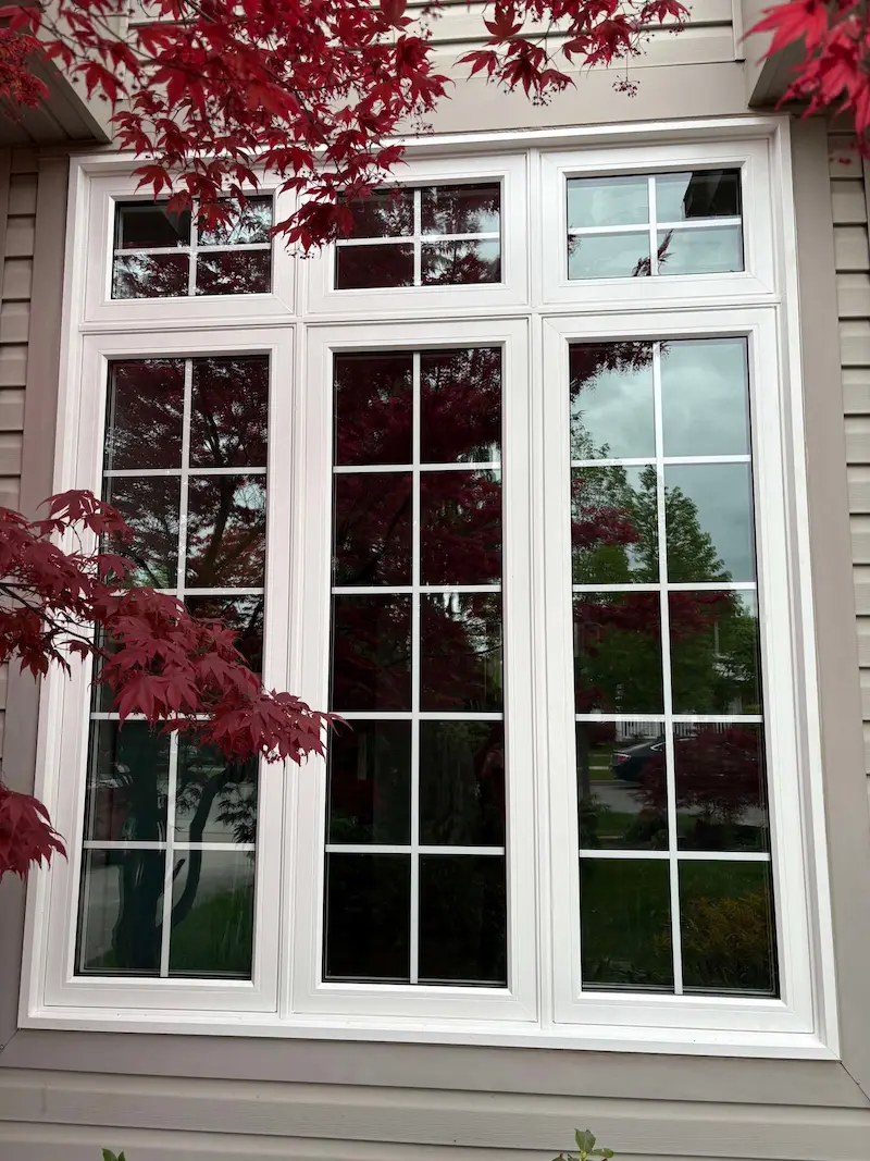 Full-frame picture window installation by Great Northern Home Exteriors in Niagara Falls