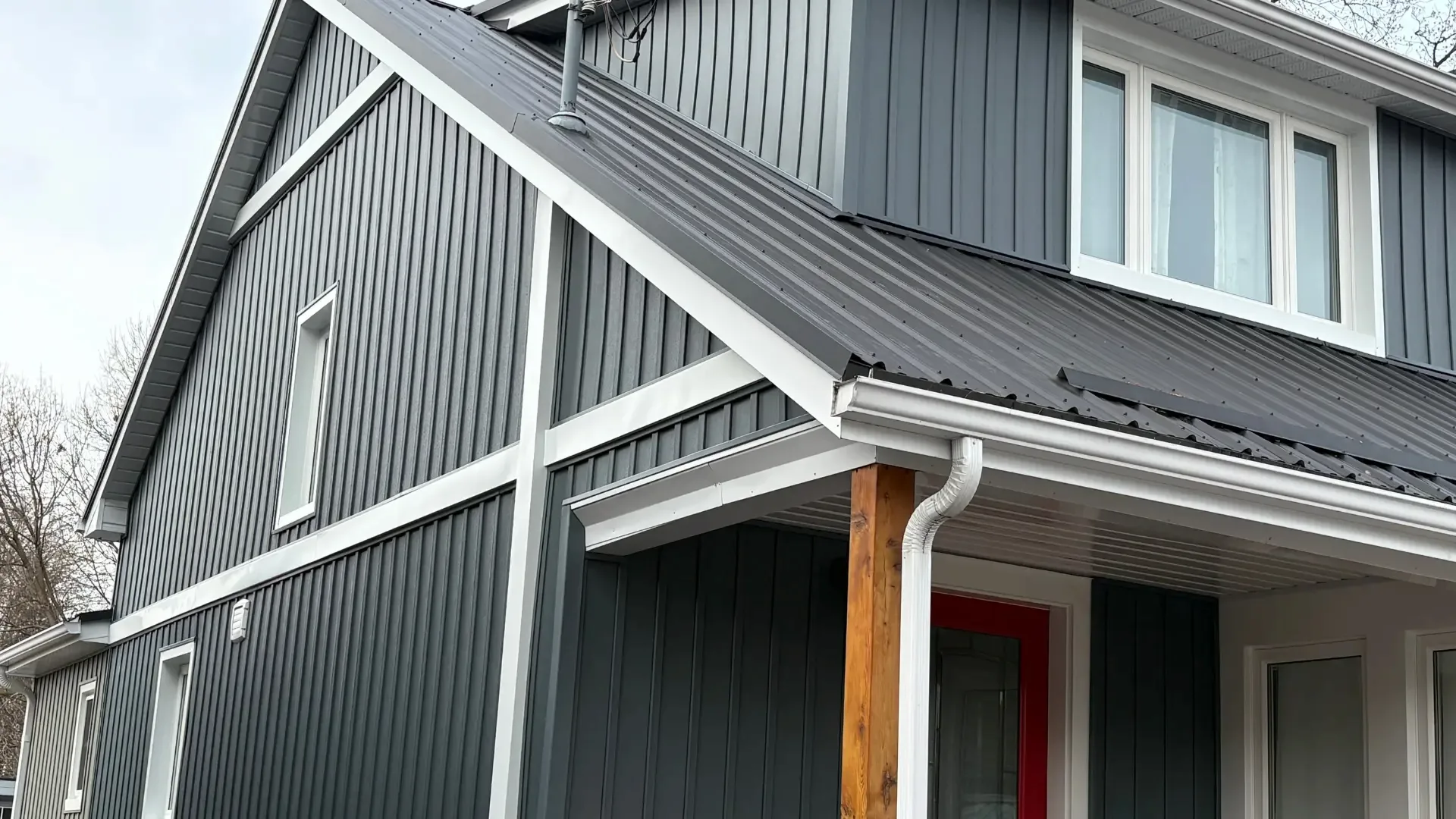 GNHE home exterior renovation in Niagara Region featuring windows, siding, entry door and eavestrough