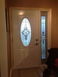 Inside Oval Lite Door With Venting Sidelite
