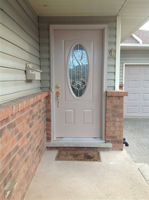 Sandal Wood Door With Royal Series Oval