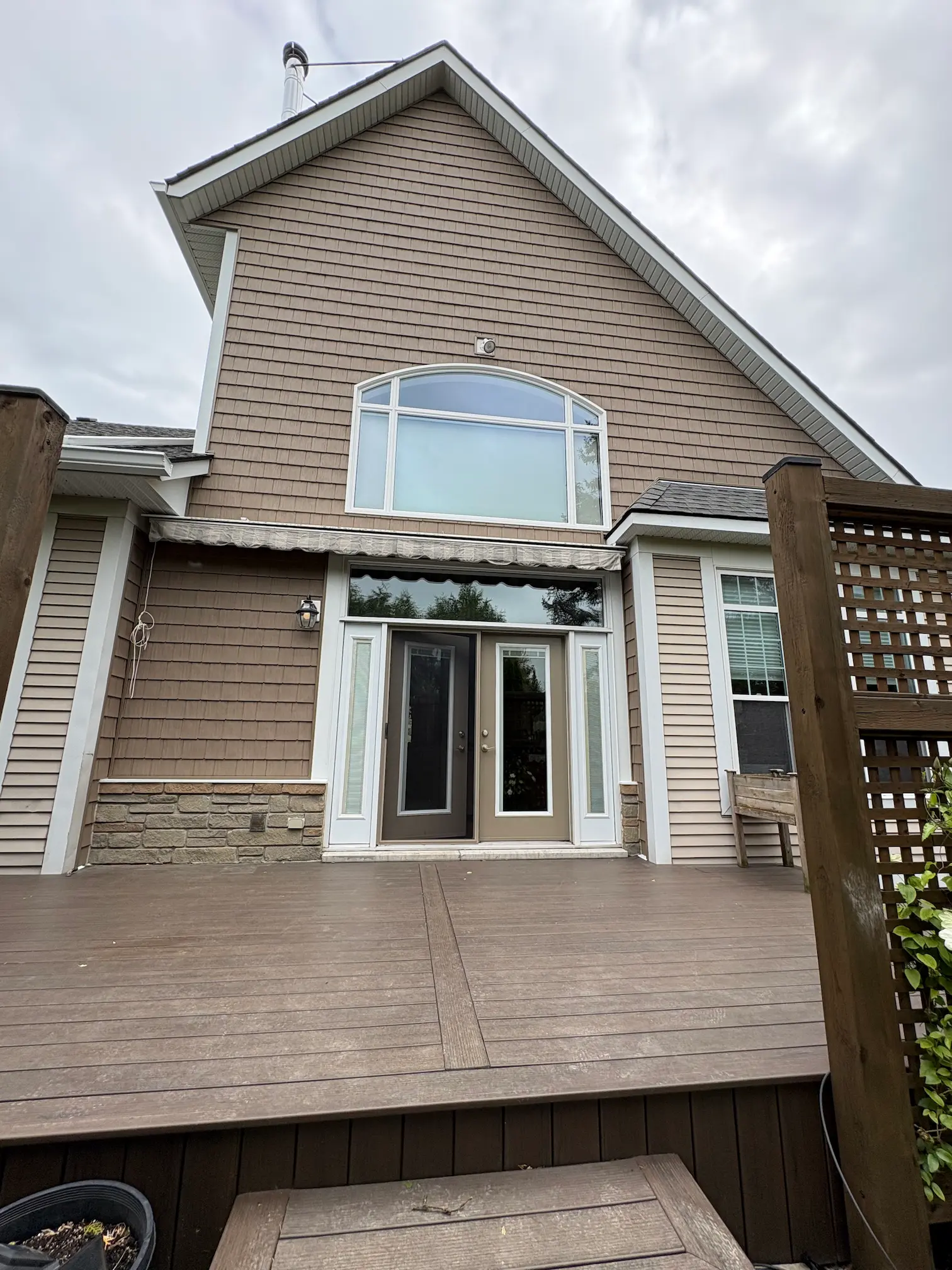 New shake siding feature wall installed by Great Northern Home Exteriors